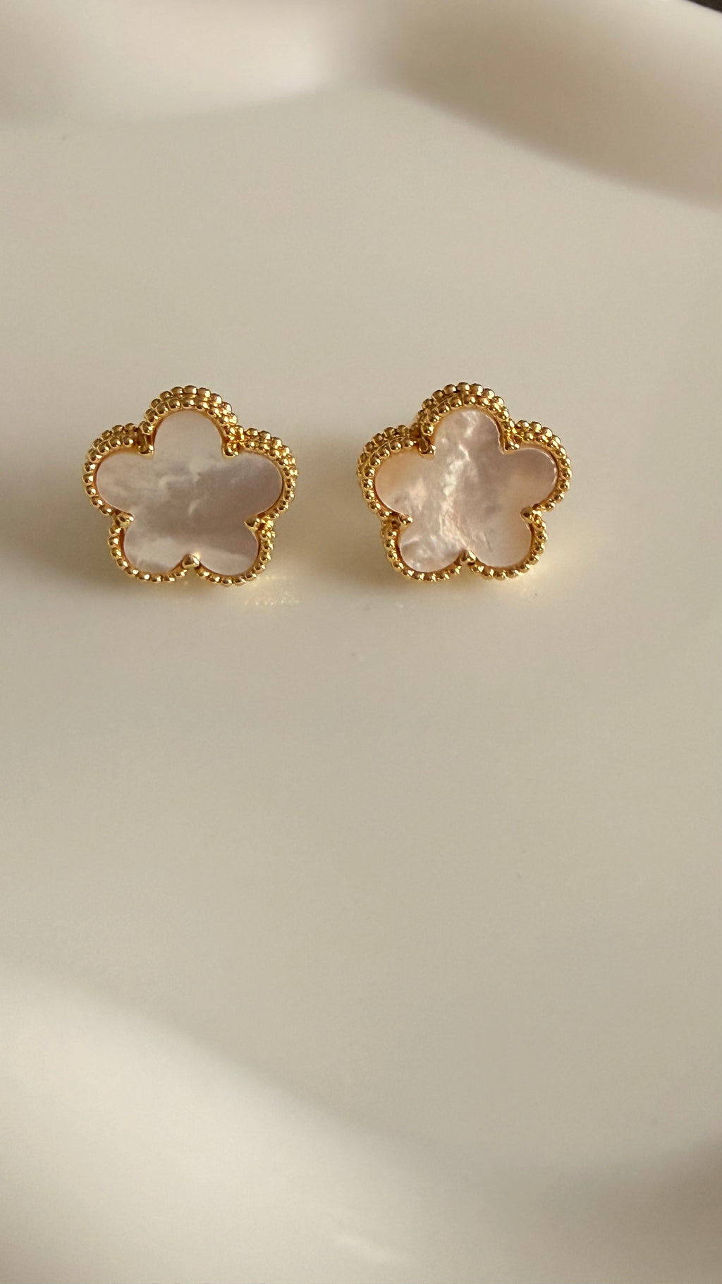 Pearl Fleur Stud Earrings