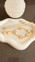 Pearl Fleur Chain