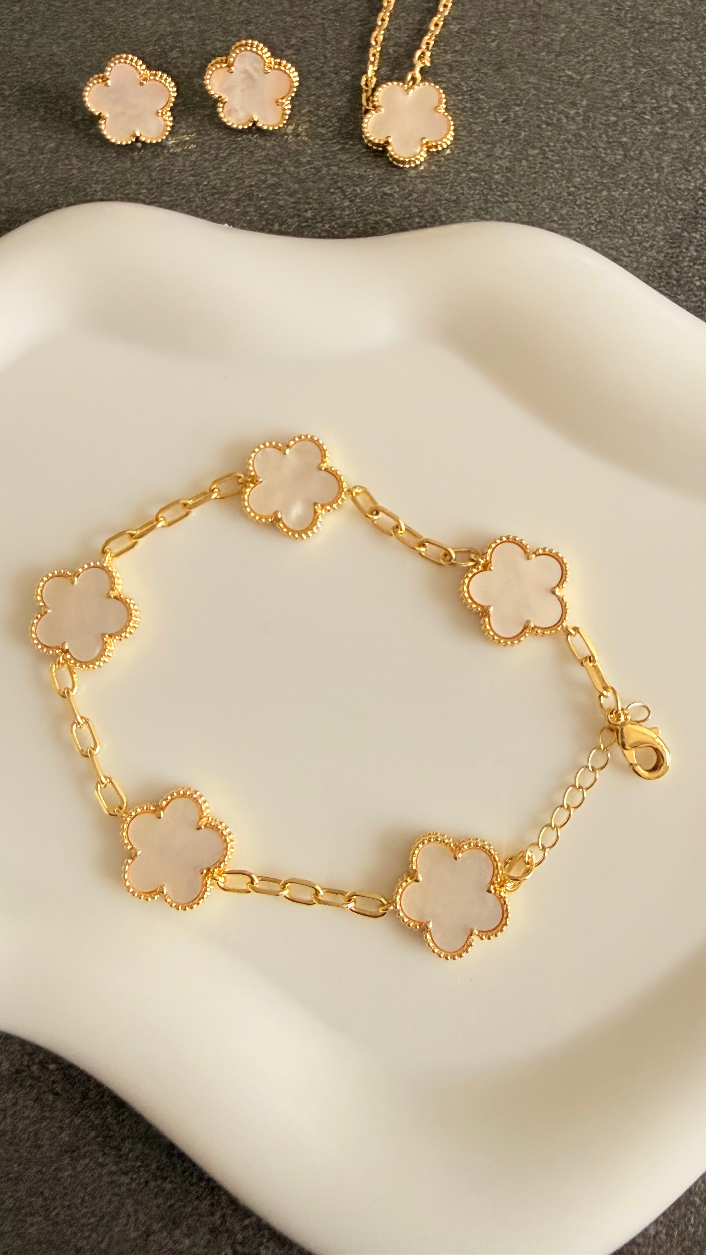 Pearl Fleur Bracelet